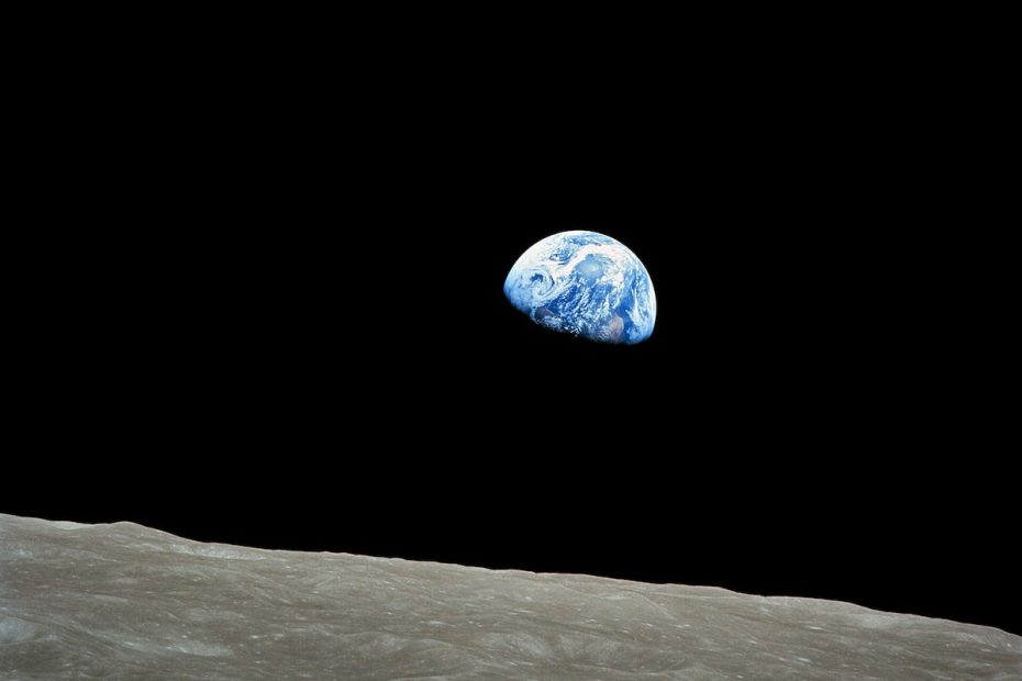 Earthrise photo